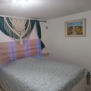 : Au Calme Appartement Châteaudouble